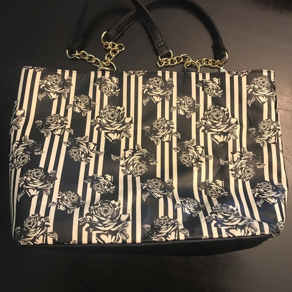 ✨SALE✨Betsey Johnson tote/purse - Picture 3 of 12